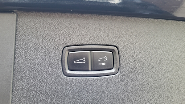 
Porsh Cayenne E-Hybride Coupé Platinium Edition full									