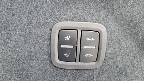 
Porsh Cayenne E-Hybride Coupé Platinium Edition full									