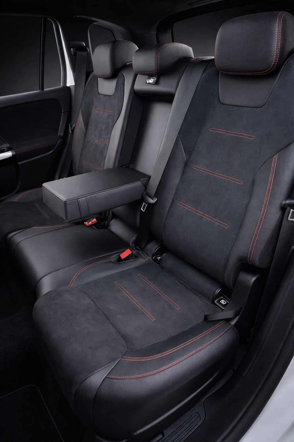 
Mercedes GLB 200d 150ch AMG Line 8G DCT full									