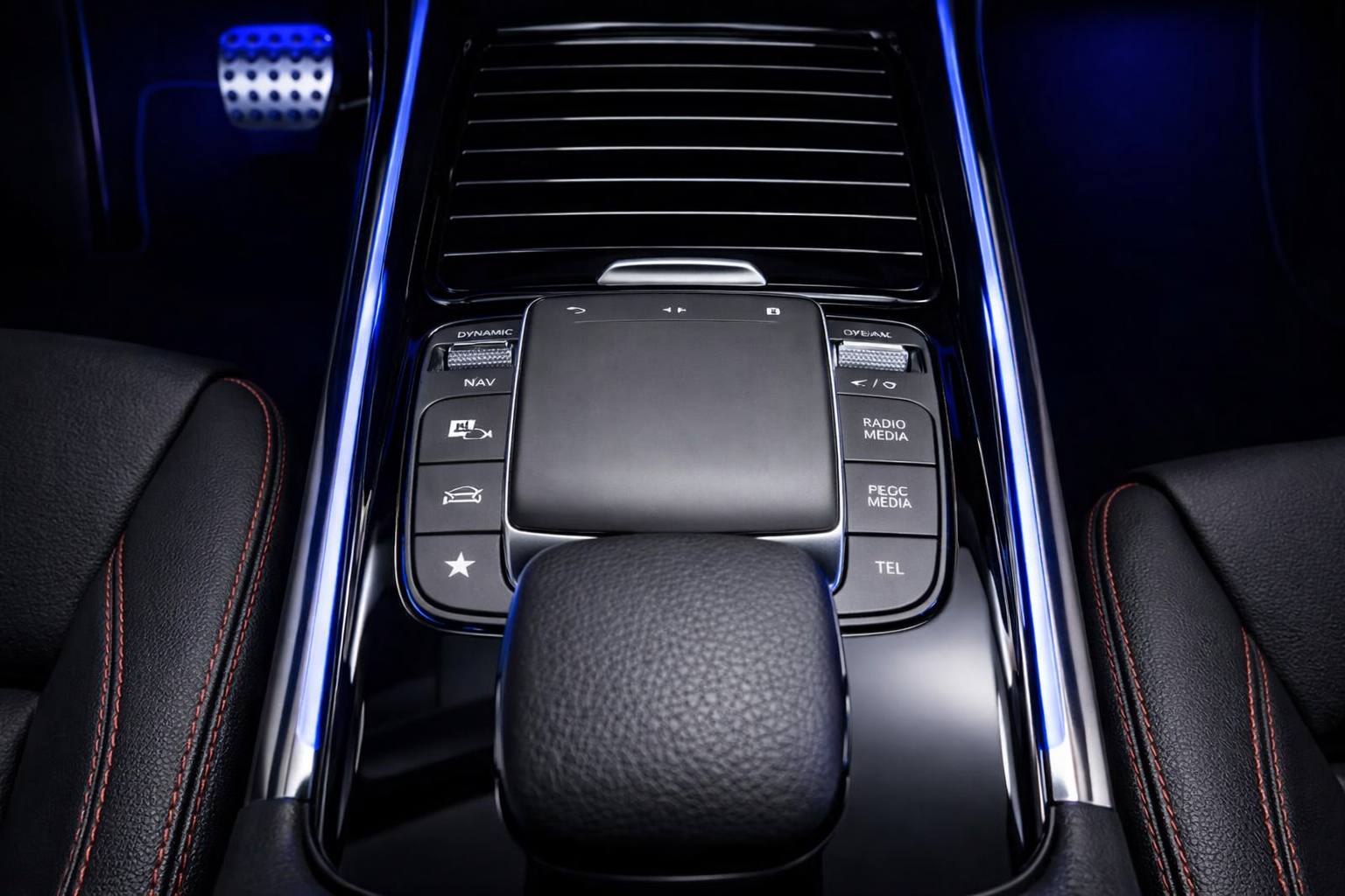 
Mercedes GLB 200d 150ch AMG Line 8G DCT full									