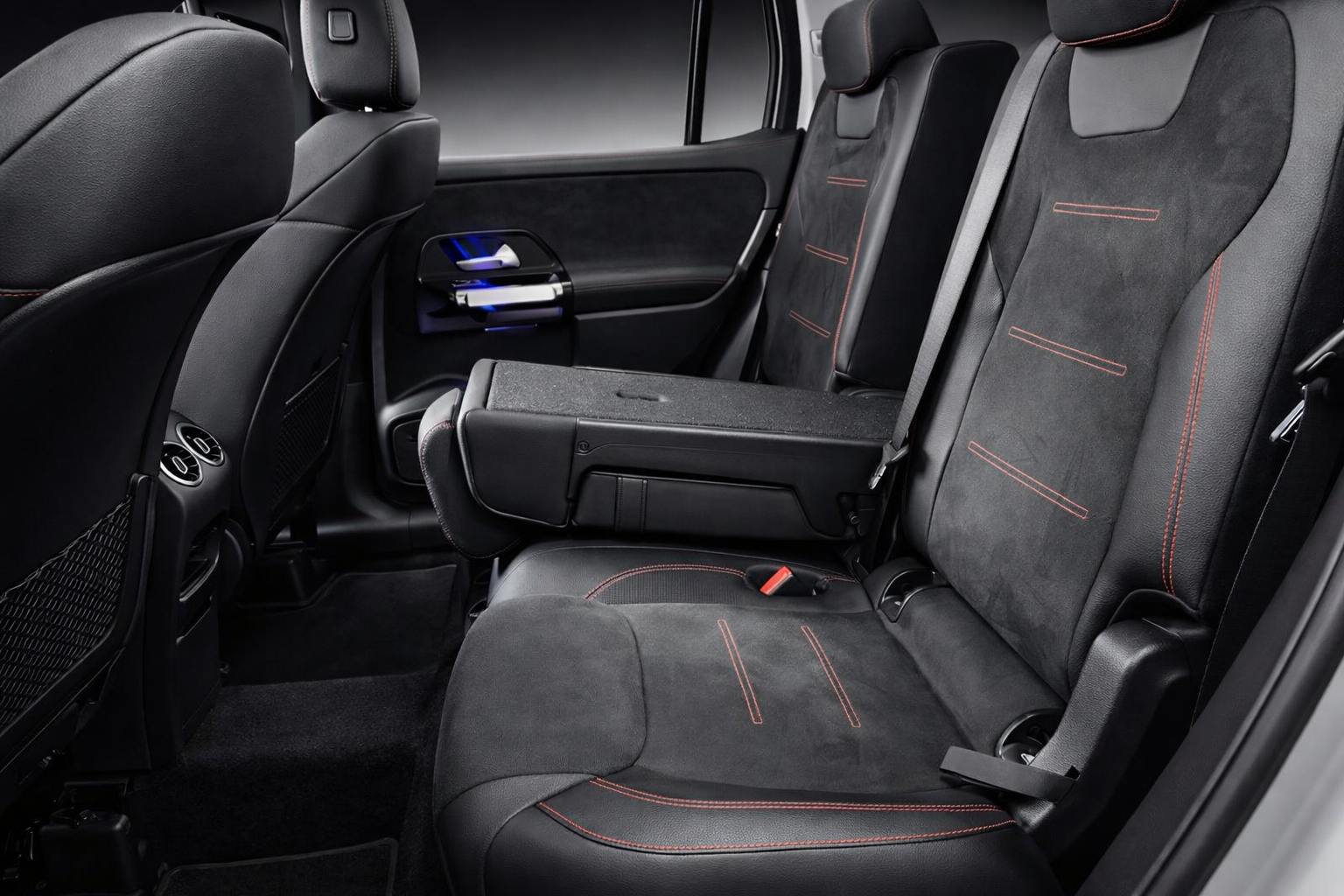 
Mercedes GLB 200d 150ch AMG Line 8G DCT full									