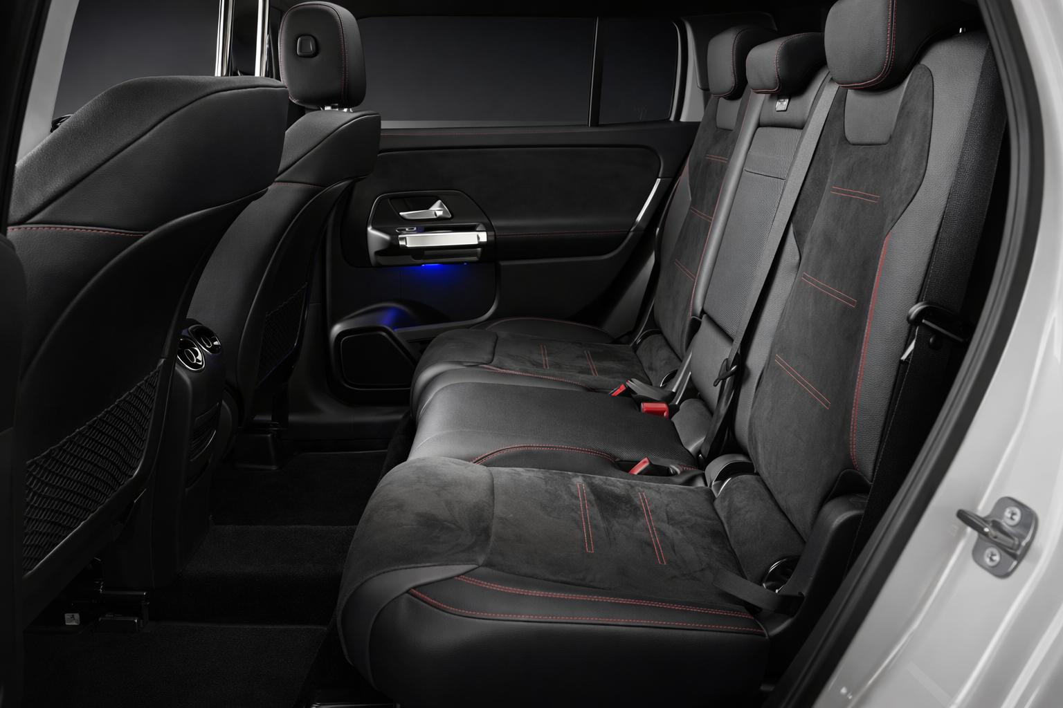 
Mercedes GLB 200d 150ch AMG Line 8G DCT full									