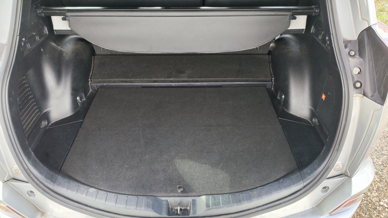 
Toyota Rav4 Hybride full									