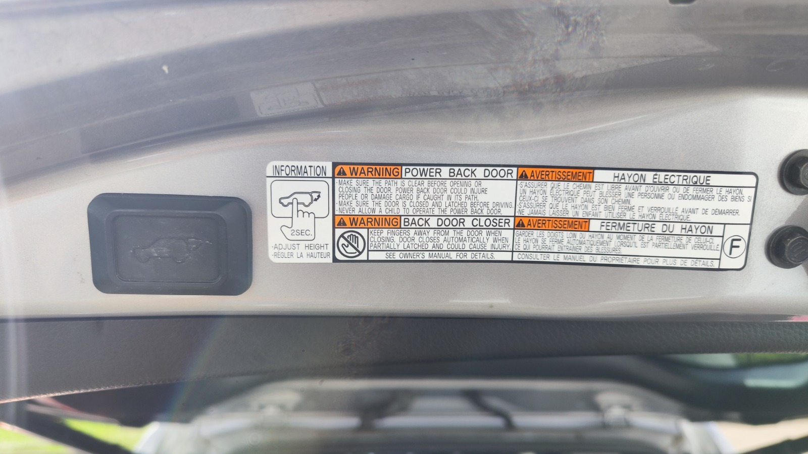 
Toyota Rav4 Hybride full									