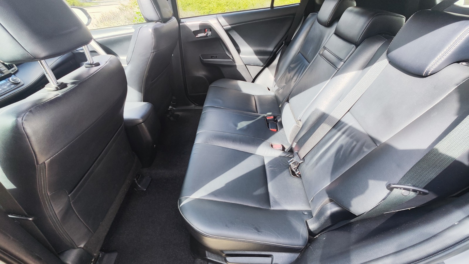 
Toyota Rav4 Hybride full									