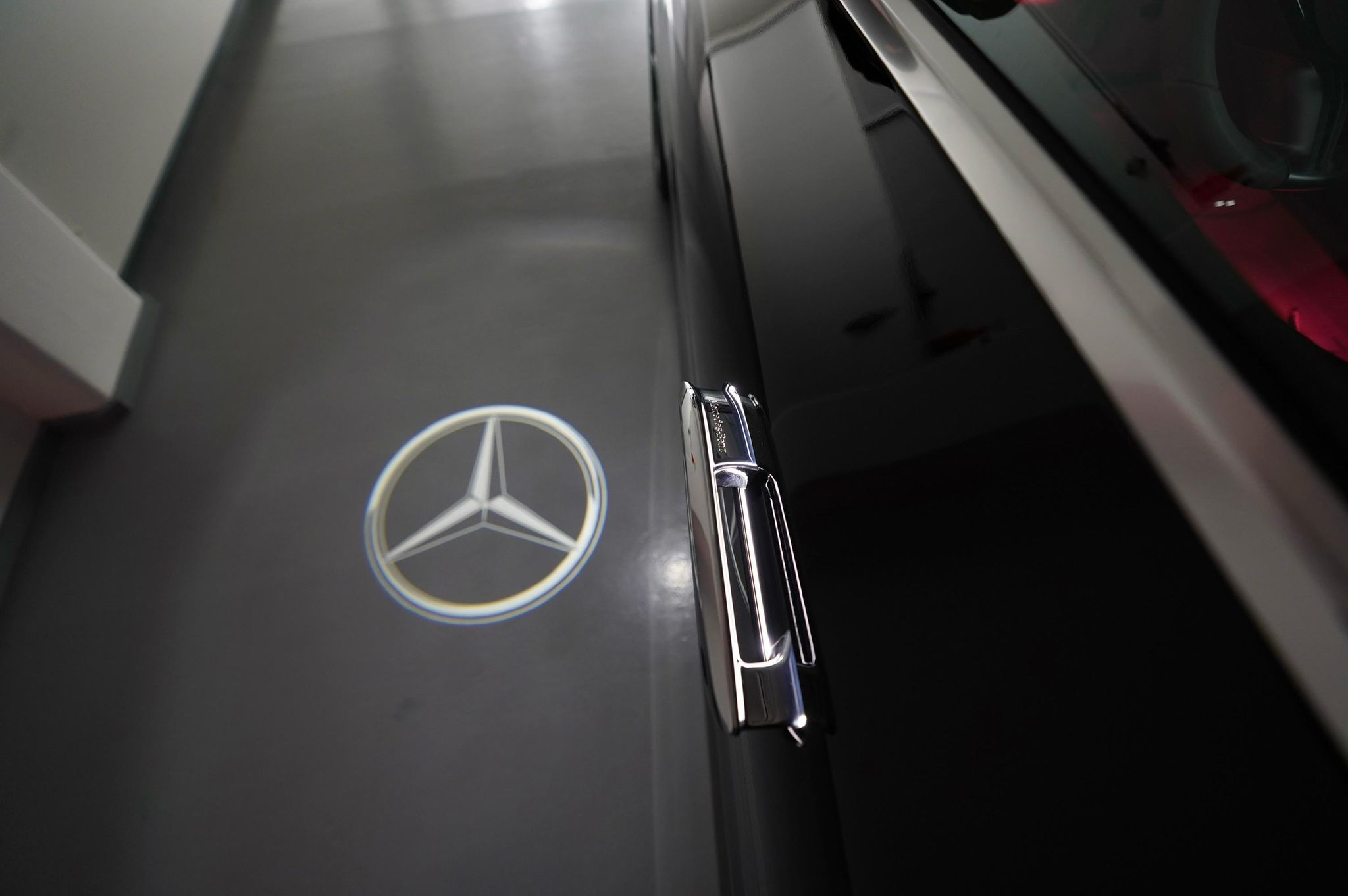 
Mercedes Benz EQE 300 full									