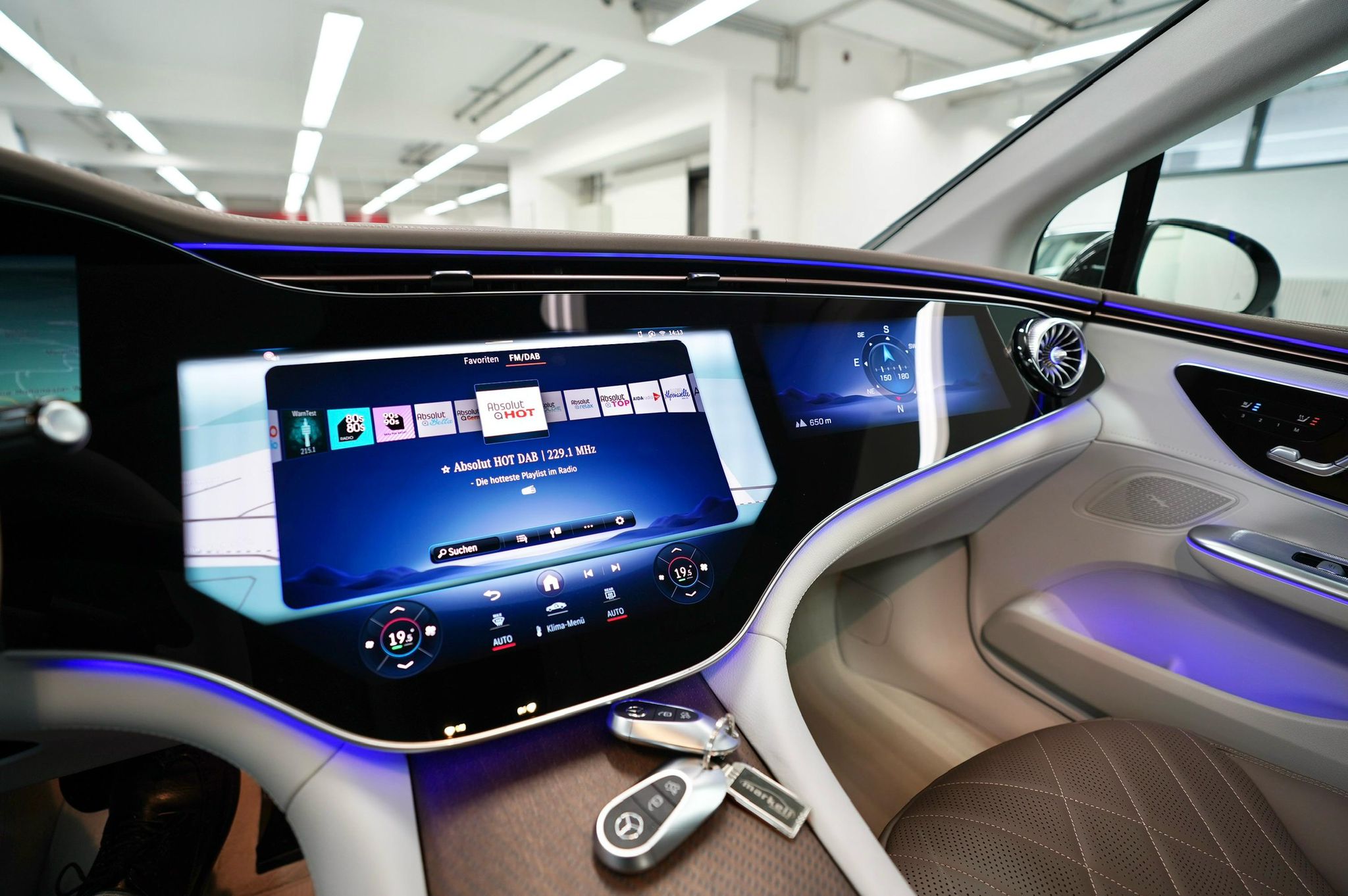 
Mercedes Benz EQE 300 full									