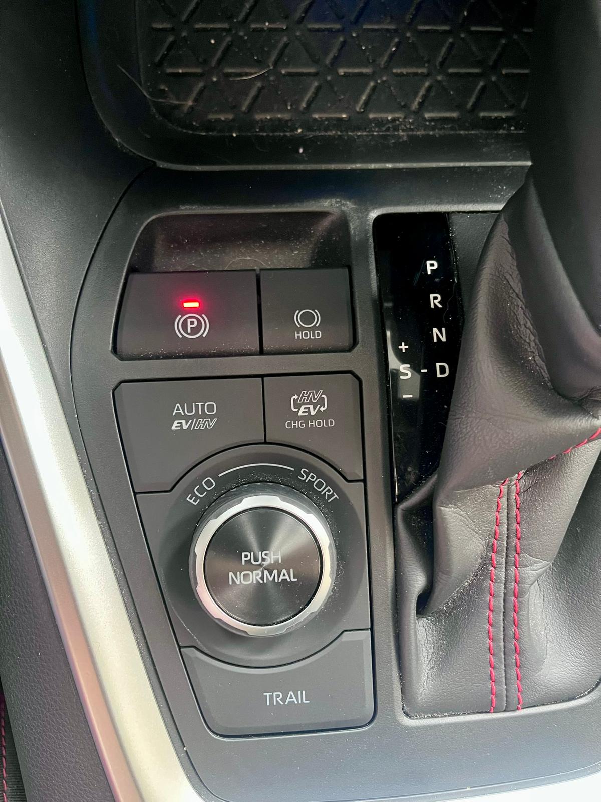 
Toyota Rav4 hybride design 306cv full									