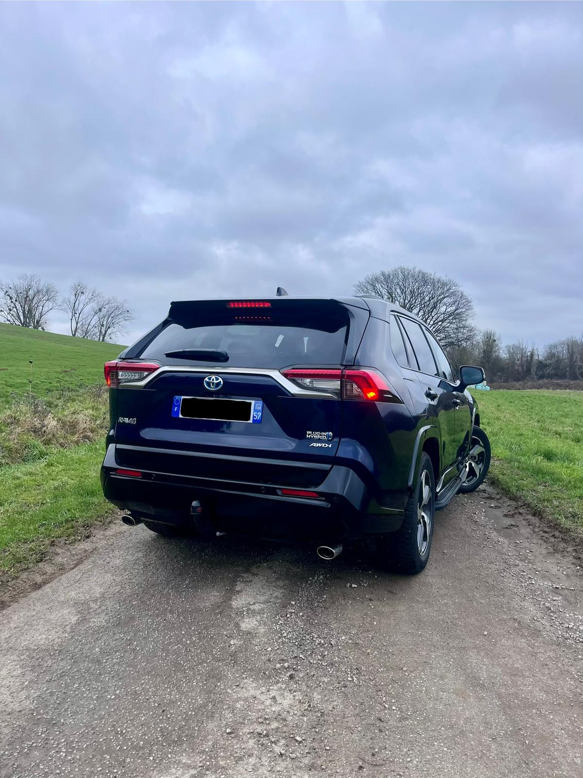 
Toyota Rav4 hybride design 306cv full									