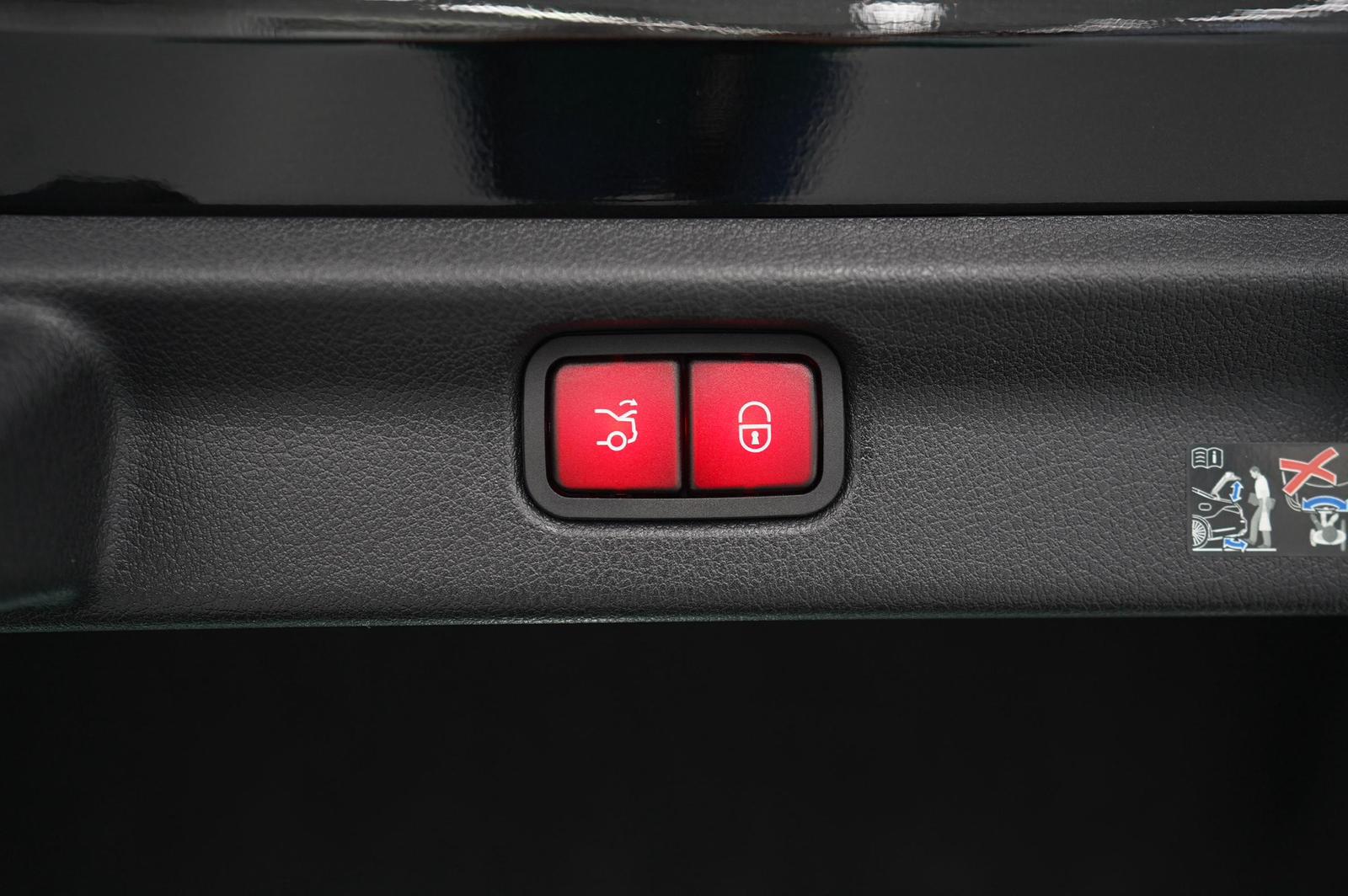 
Mercedes Benz EQE 300 full									