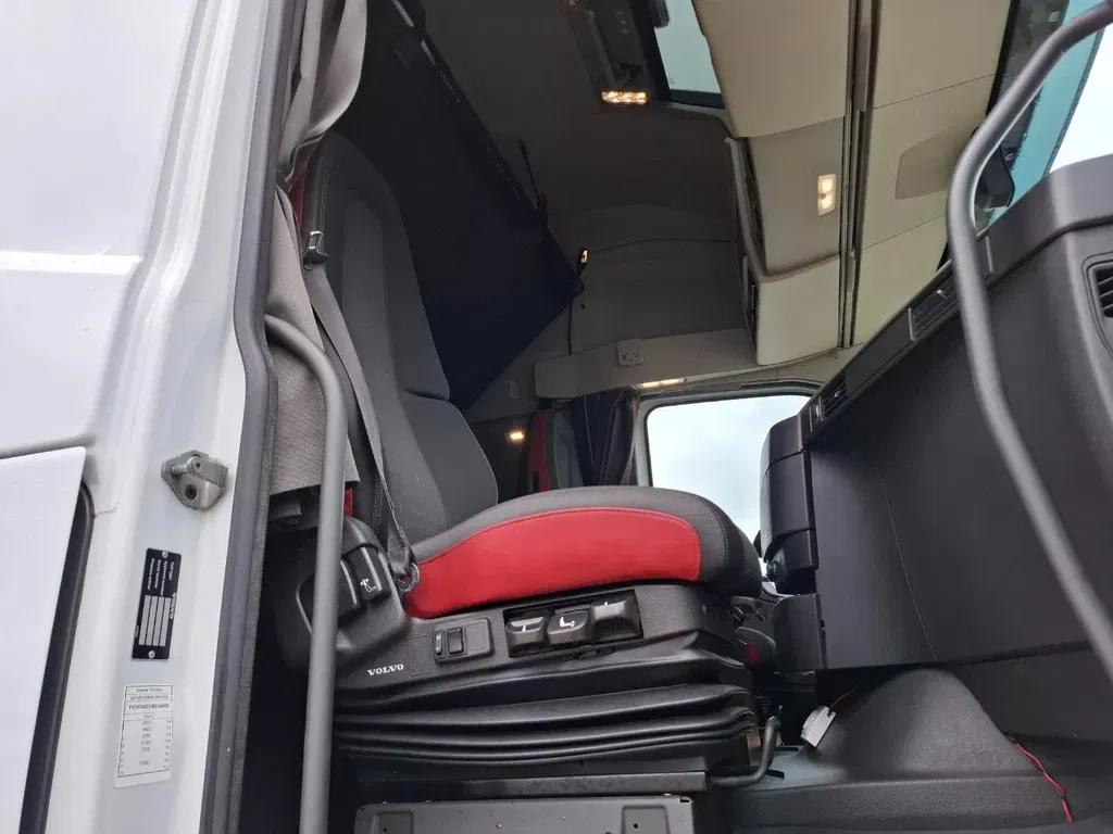 
Camion frigorifique Volvo FH500 / RETARDER / full									