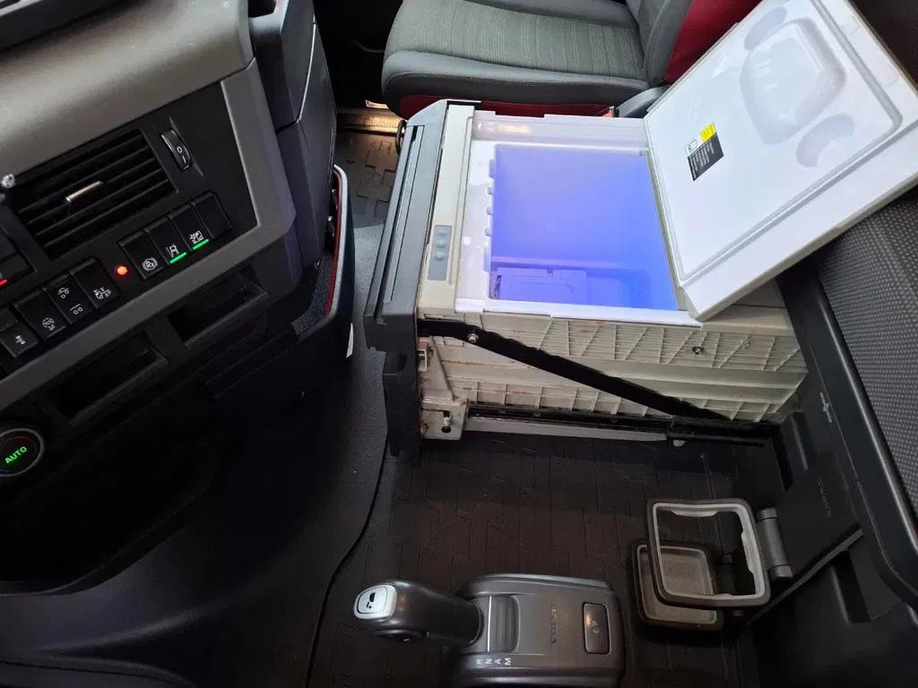 
Camion frigorifique Volvo FH500 / RETARDER / full									