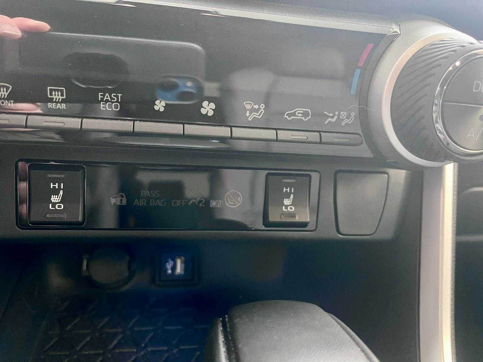 
Toyota Rav4 hybride design 306cv full									