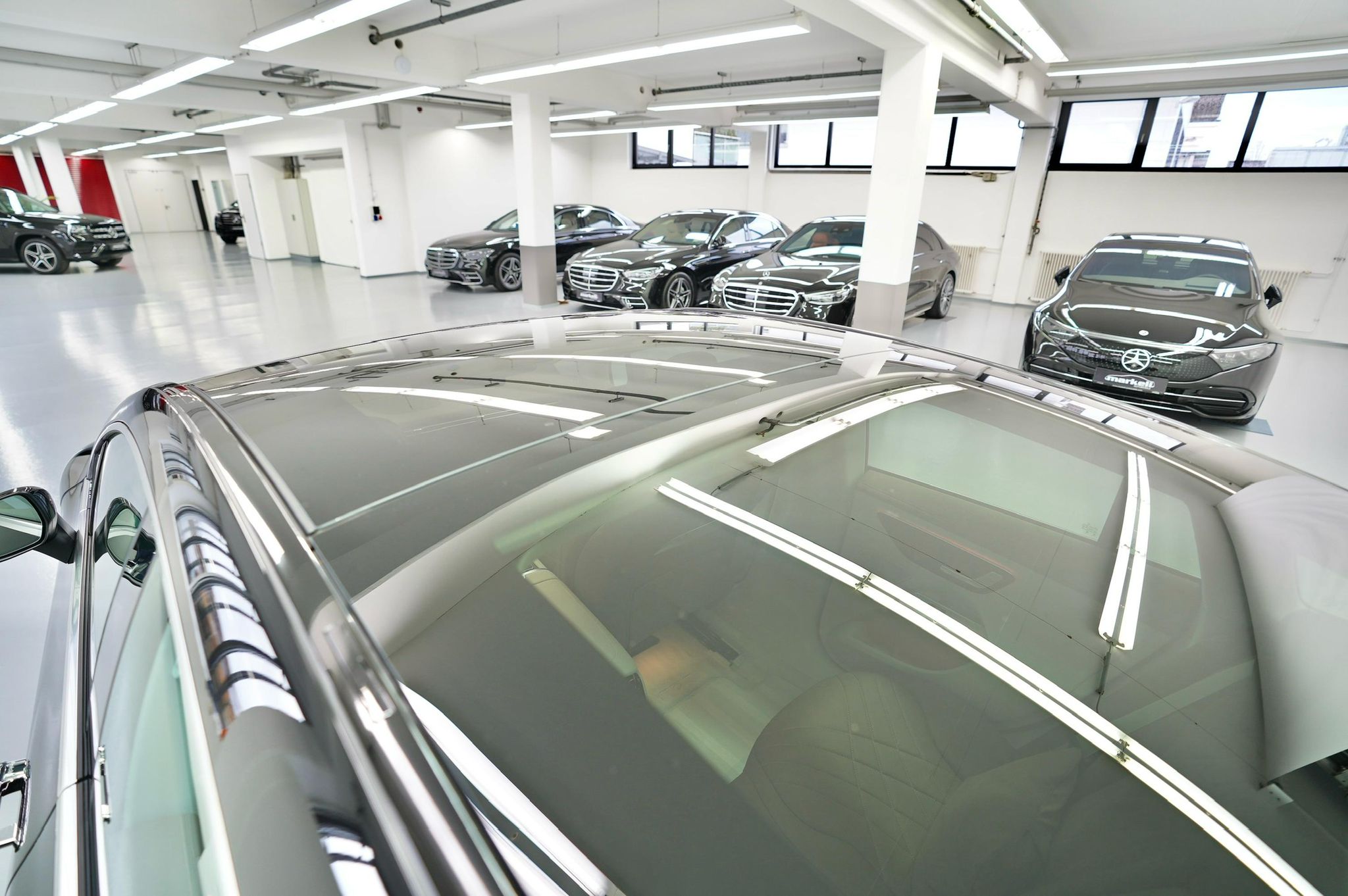 
Mercedes Benz EQE 300 full									