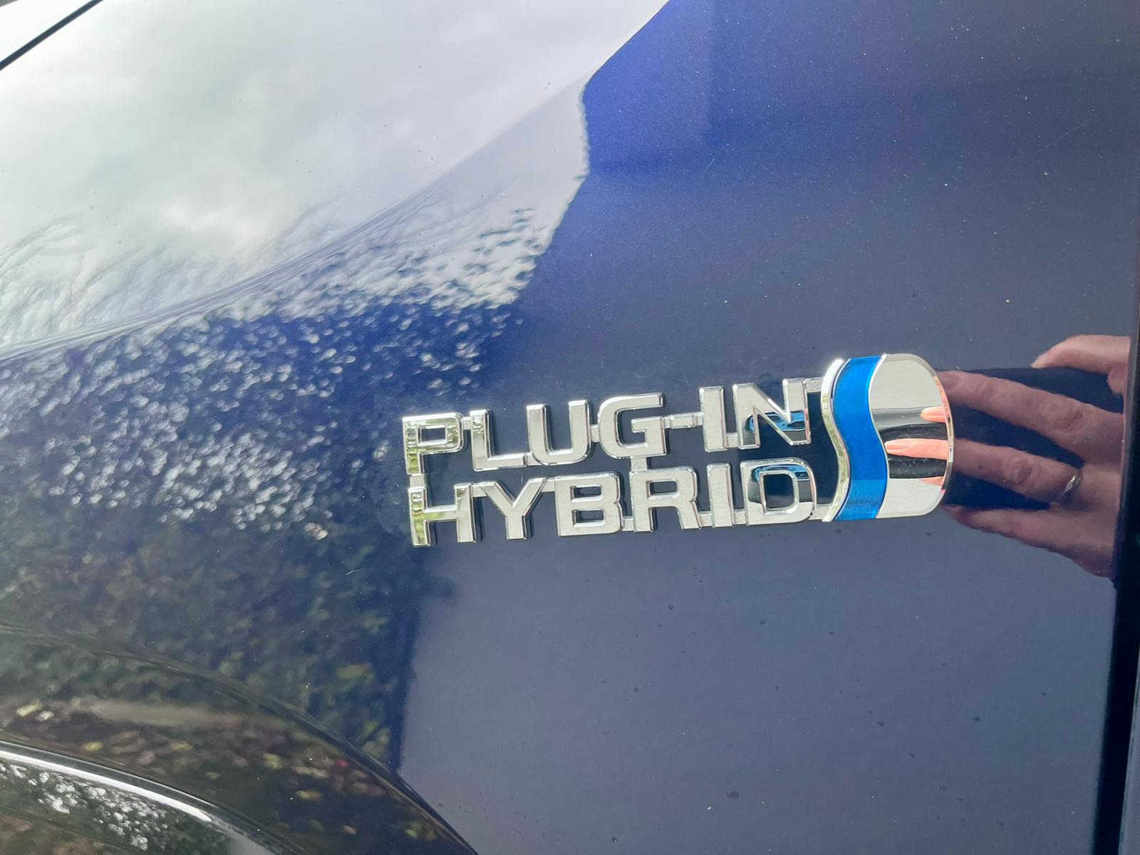 
Toyota Rav4 hybride design 306cv full									