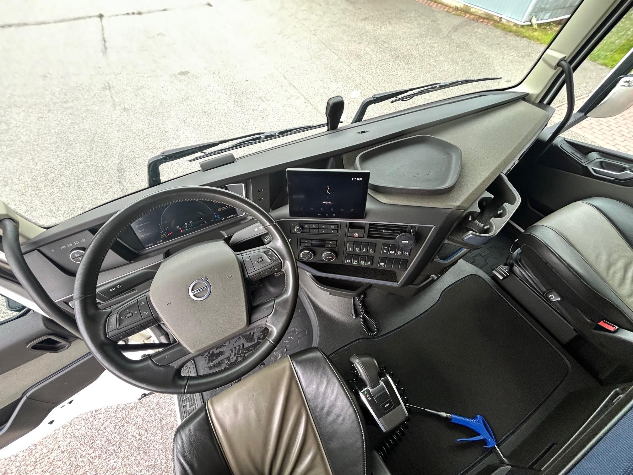 
Volvo FH500 6X2 EURO6 + RALENTISSEUR full									